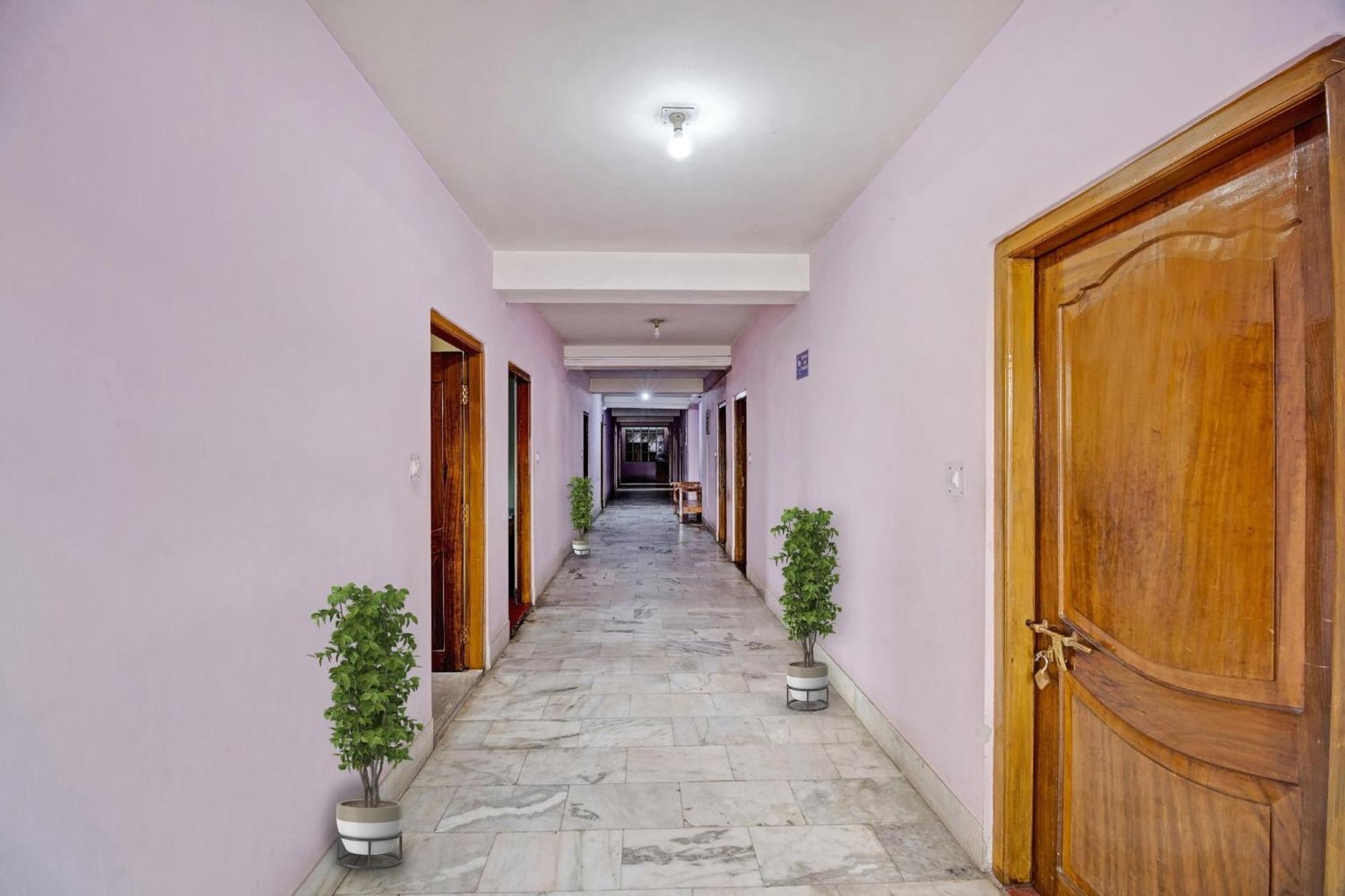 Hotel O Evergreen Guest House Shillong Exteriör bild